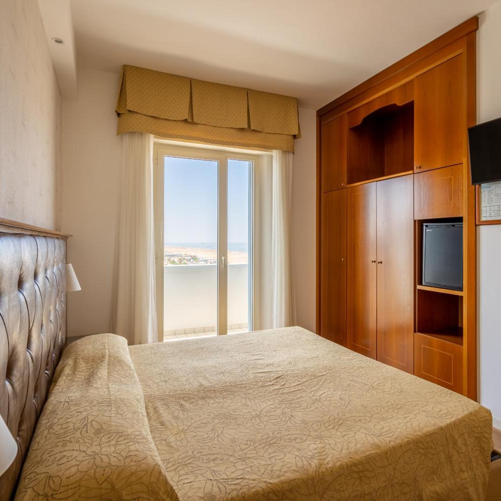 Comfort, Double or Twin Bed, Side Sea View