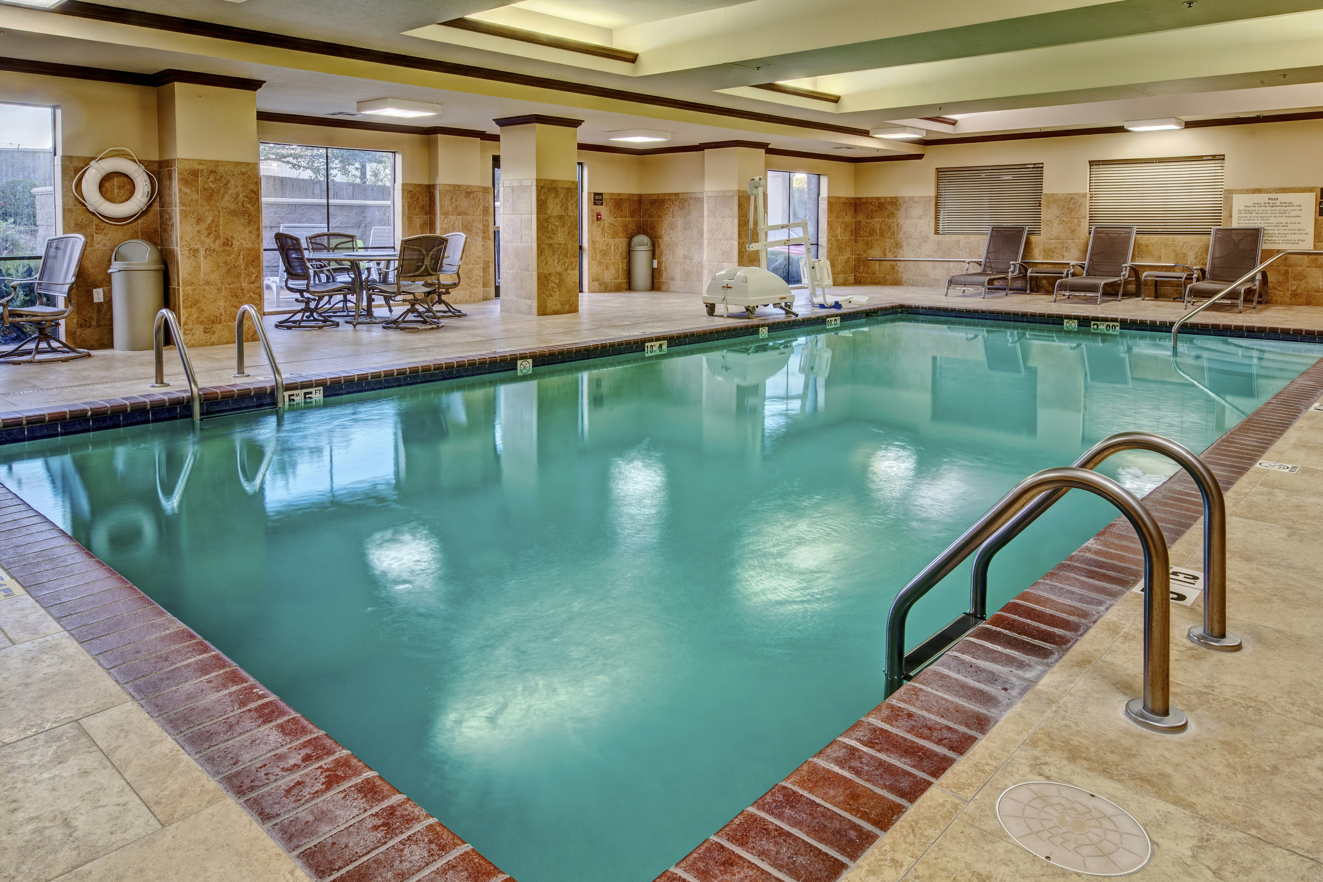 Hampton Inn Van Buren 22/39