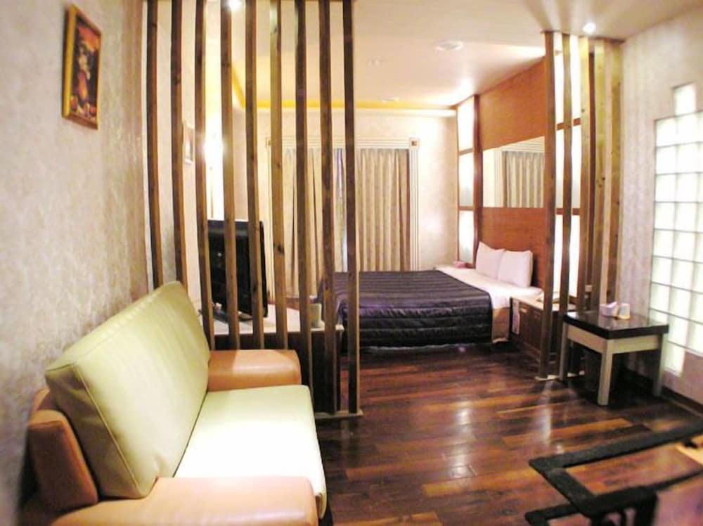 Changsing Business Motel 26/33