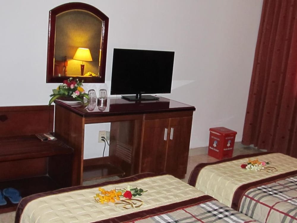 Trung Mai Hotel 61/65