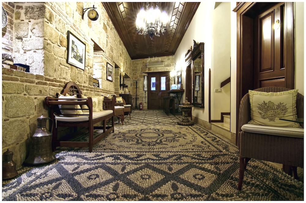 Minyon Hotel 56/74
