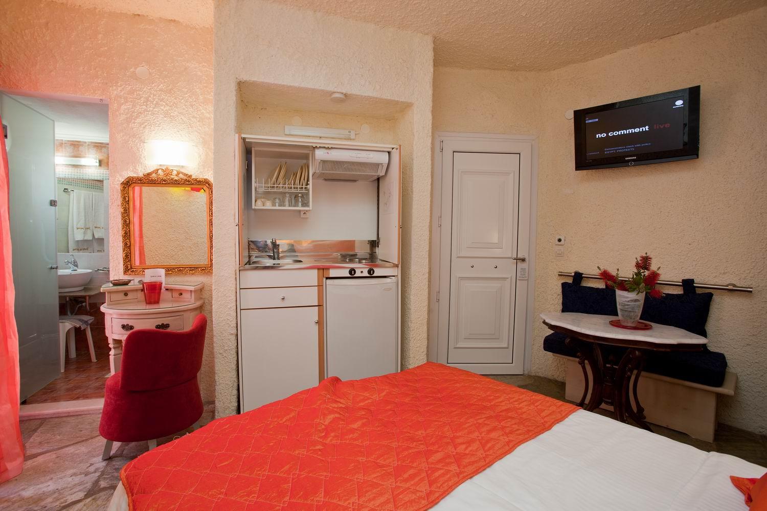 Thymis Home - Adults Only 10/33