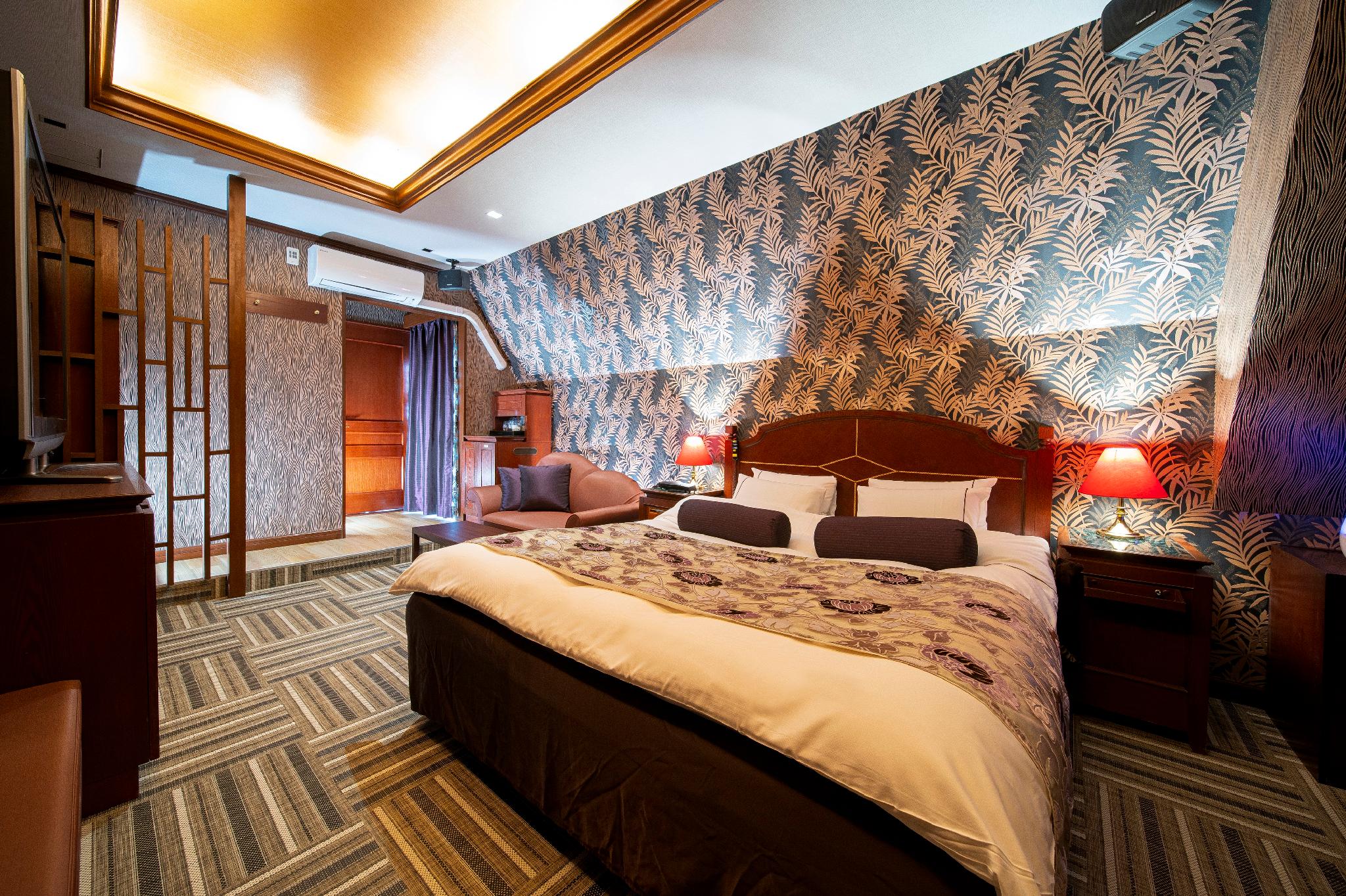 SUPER, LUXURY