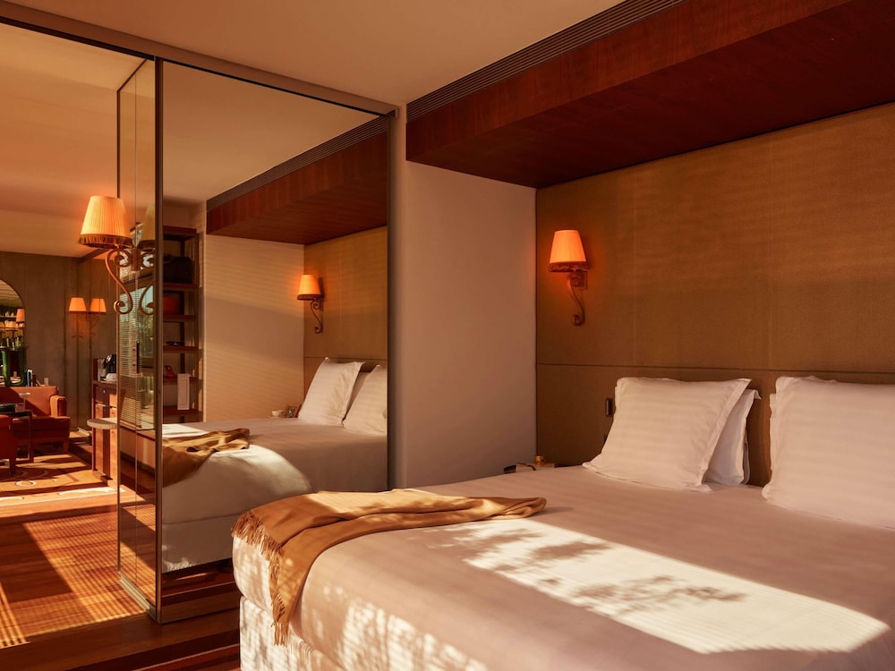 Mondrian Bordeaux Hotel des Carmes 13/56