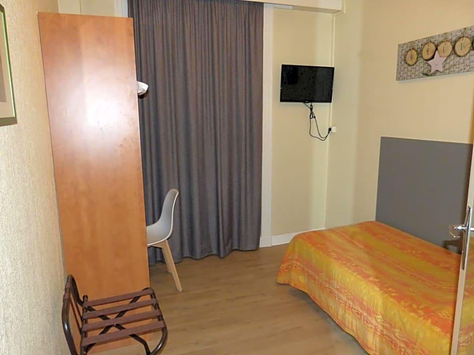 Contact Hotel Terminus 12/31