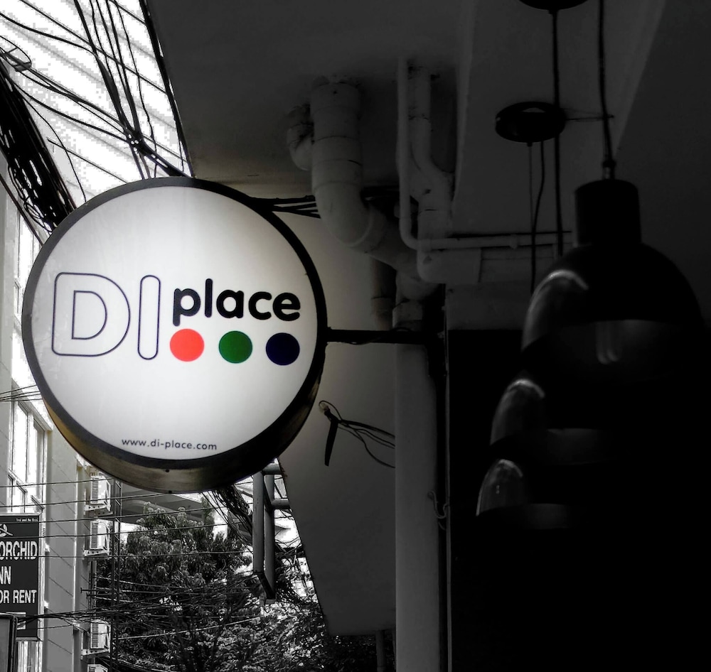DI PLACE 2/41
