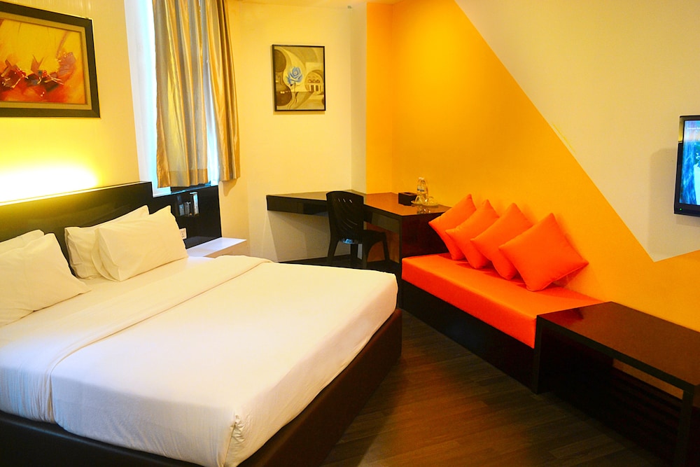 Swing & Pillows at Golden Roof Hotel Ampang, Ipoh 15/62