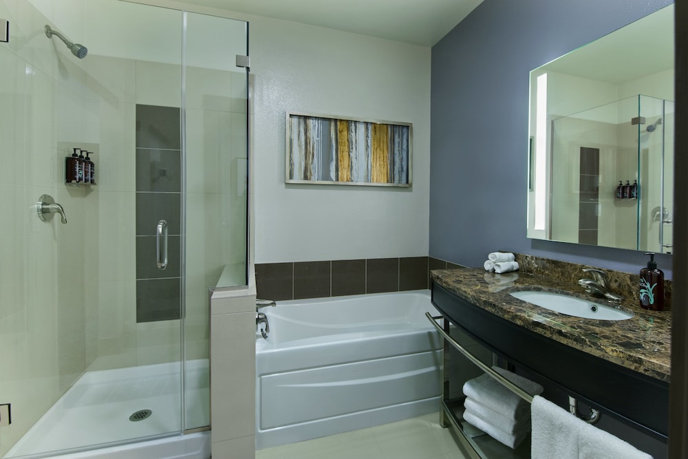 Oxford Suites Sonoma County - Rohnert Park 44/44