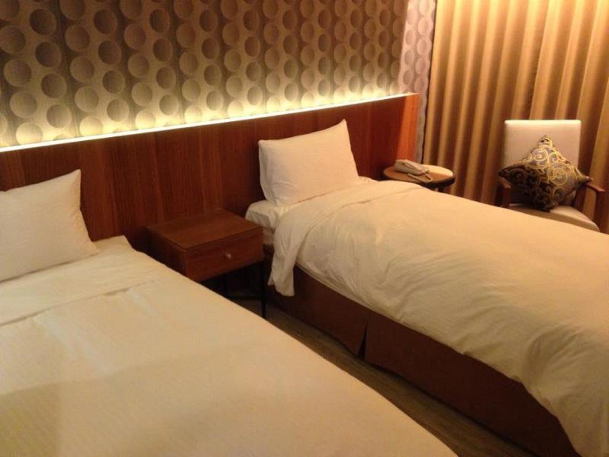 Standard, Twin Beds