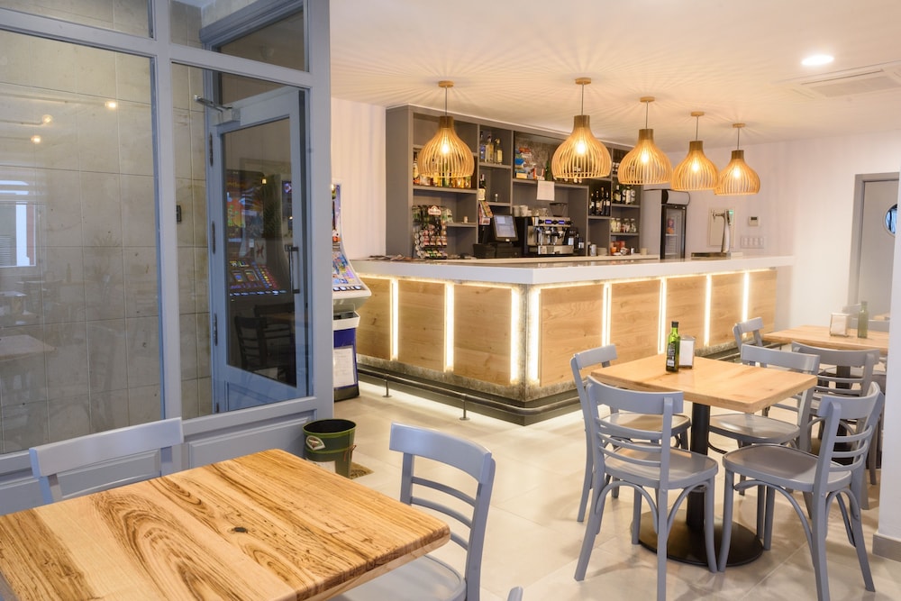Hostal La Isla 24/32