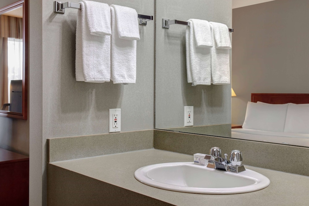 Days Inn by Wyndham Whitecourt 52/53
