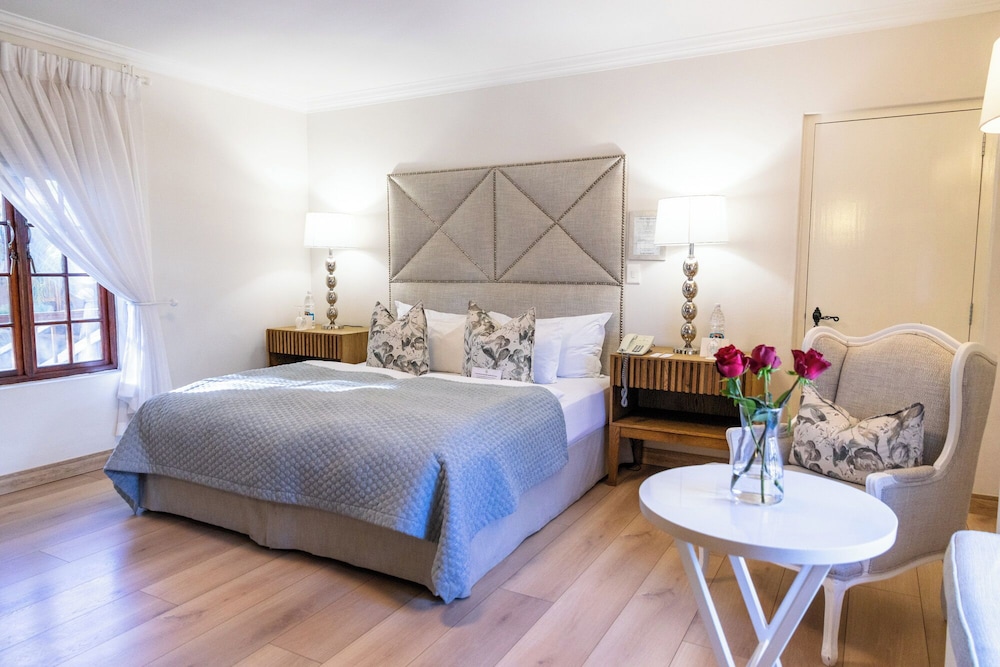 DELUXE, TWIN BEDS