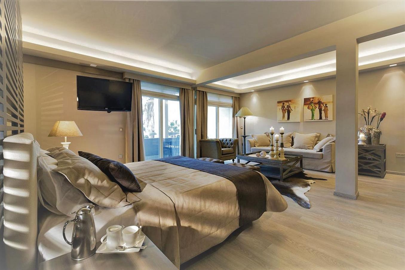 EXECUTIVE, SUITE