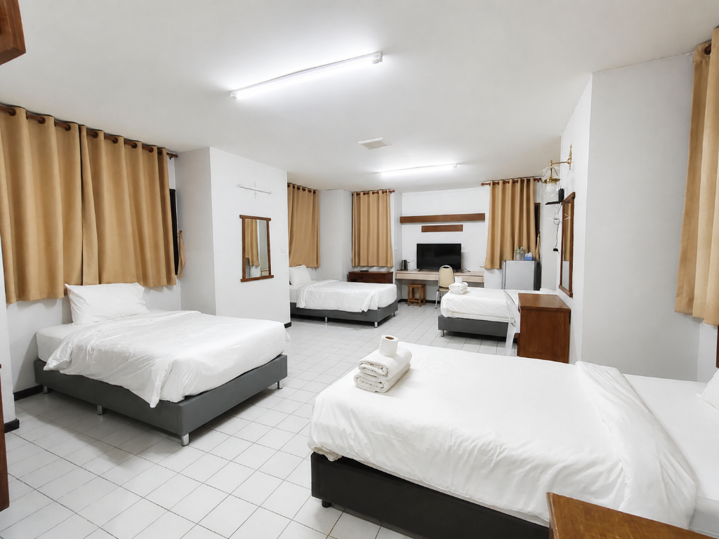 Family, 4 Beds, 2 Bathrooms