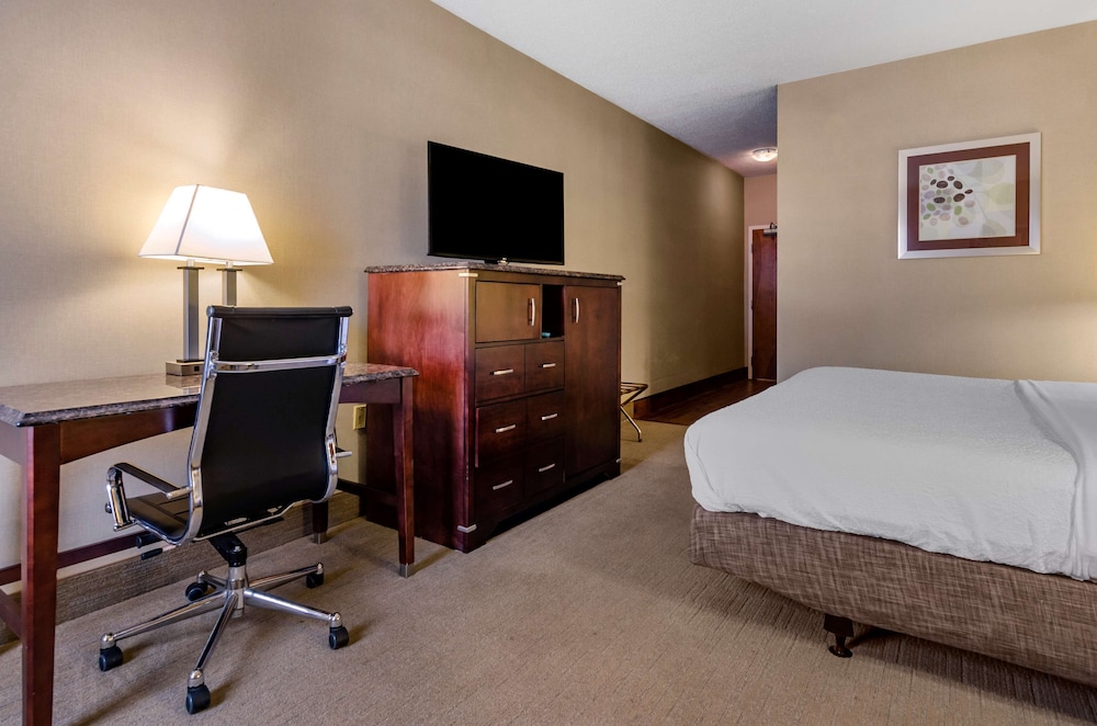 Best Western Plus Inn at Hunt Ridge 13/36