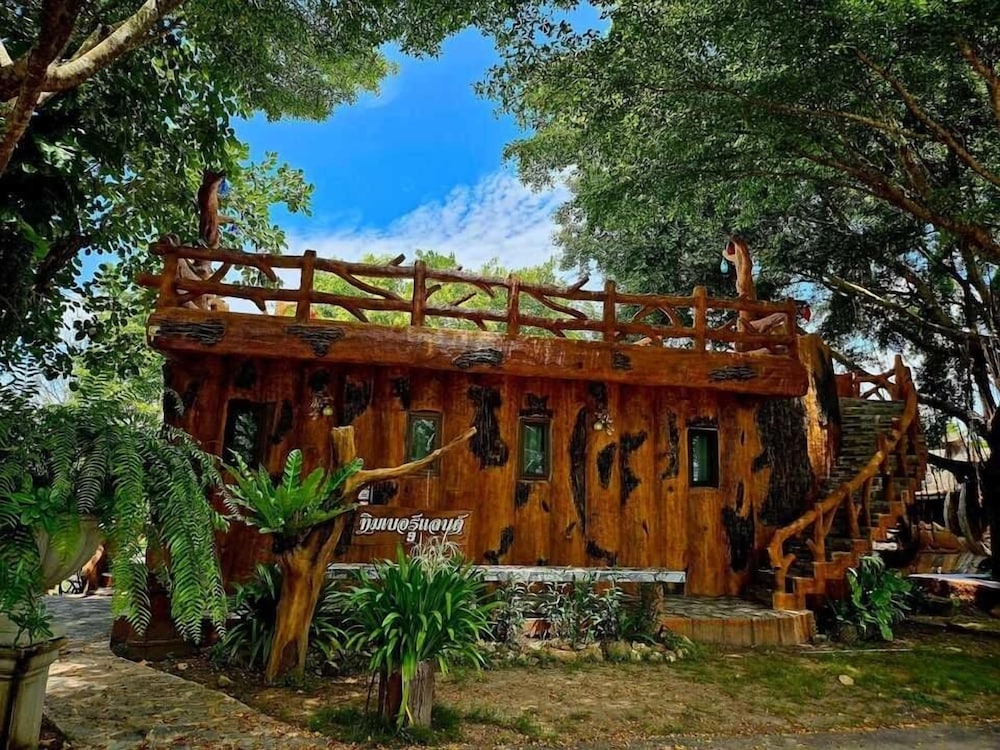 Timberland And Fruit Resort 5/50