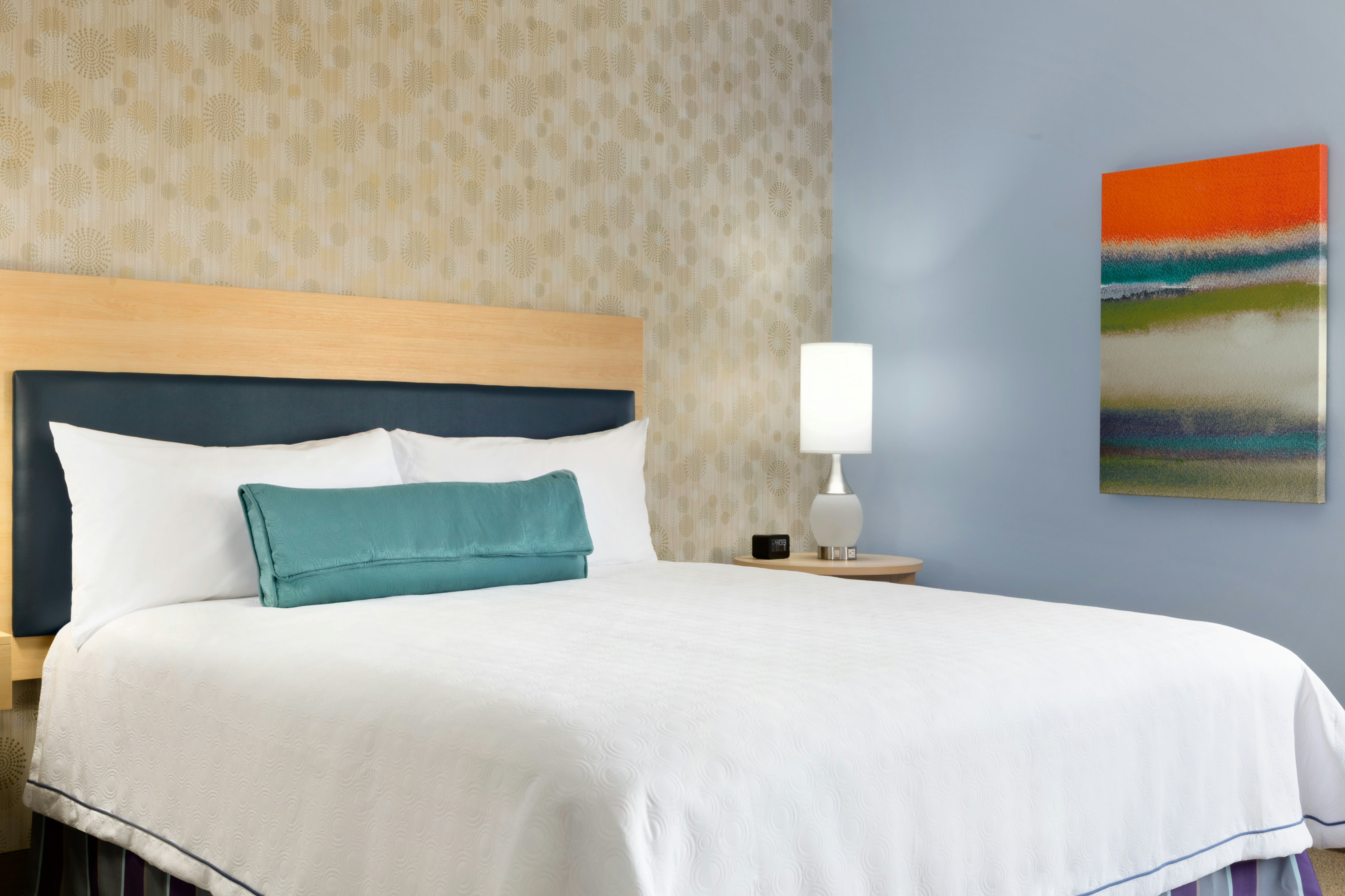 Studio, King Bed, Accessible