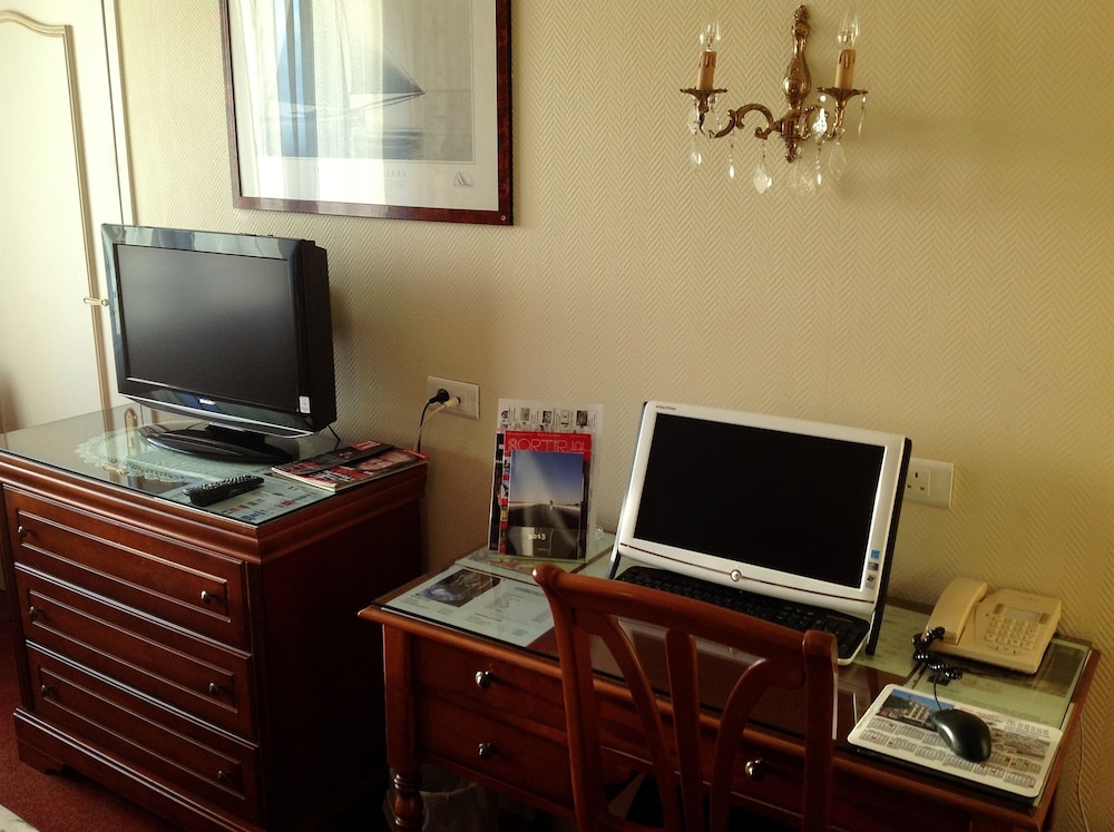 ABALYS HOTEL 37/46