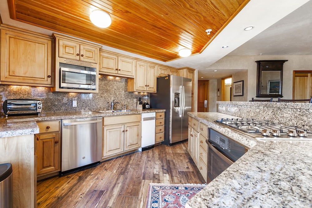 The Caledonian By All Seasons Resort Lodging 9/80