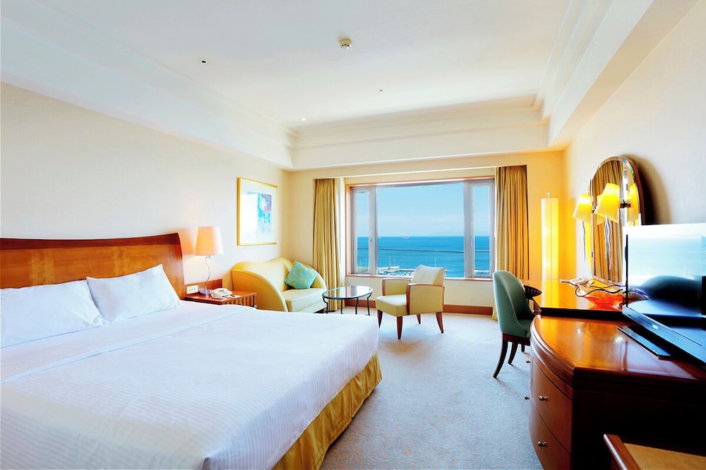 DELUXE, TWIN BEDS, OCEAN VIEW