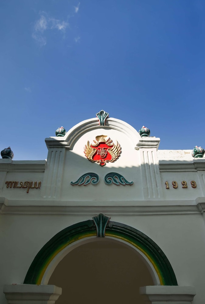 Garrya Bianti Yogyakarta 6/60