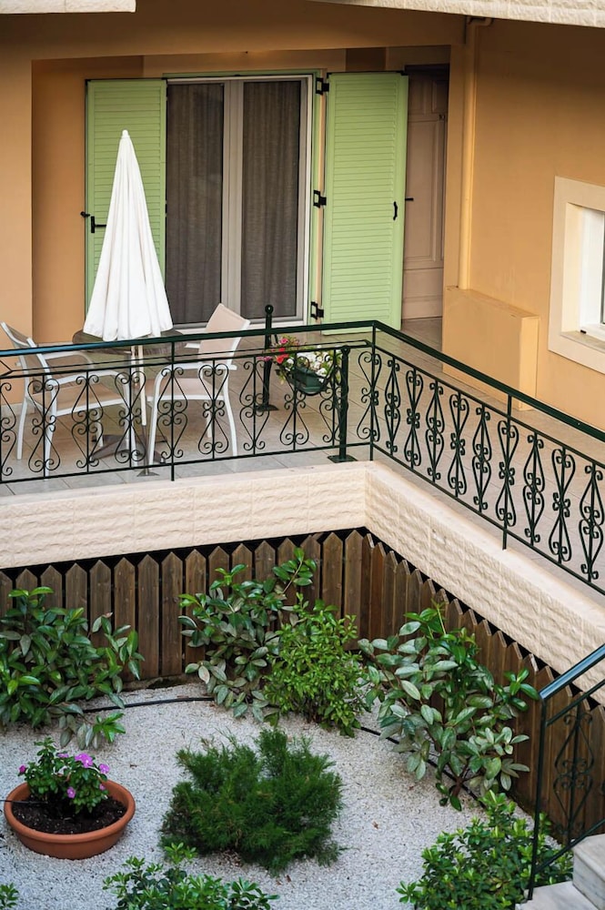 Konstantinos Hotel 5/55