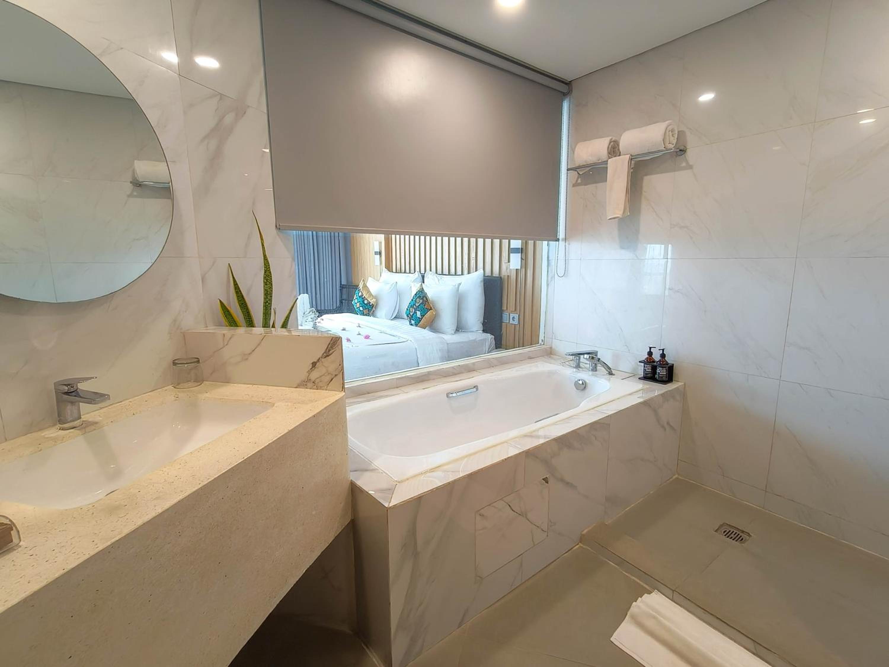 جناح تنفيذي، Raja Hotel Kuta Mandalika Resort & Convention 6/10