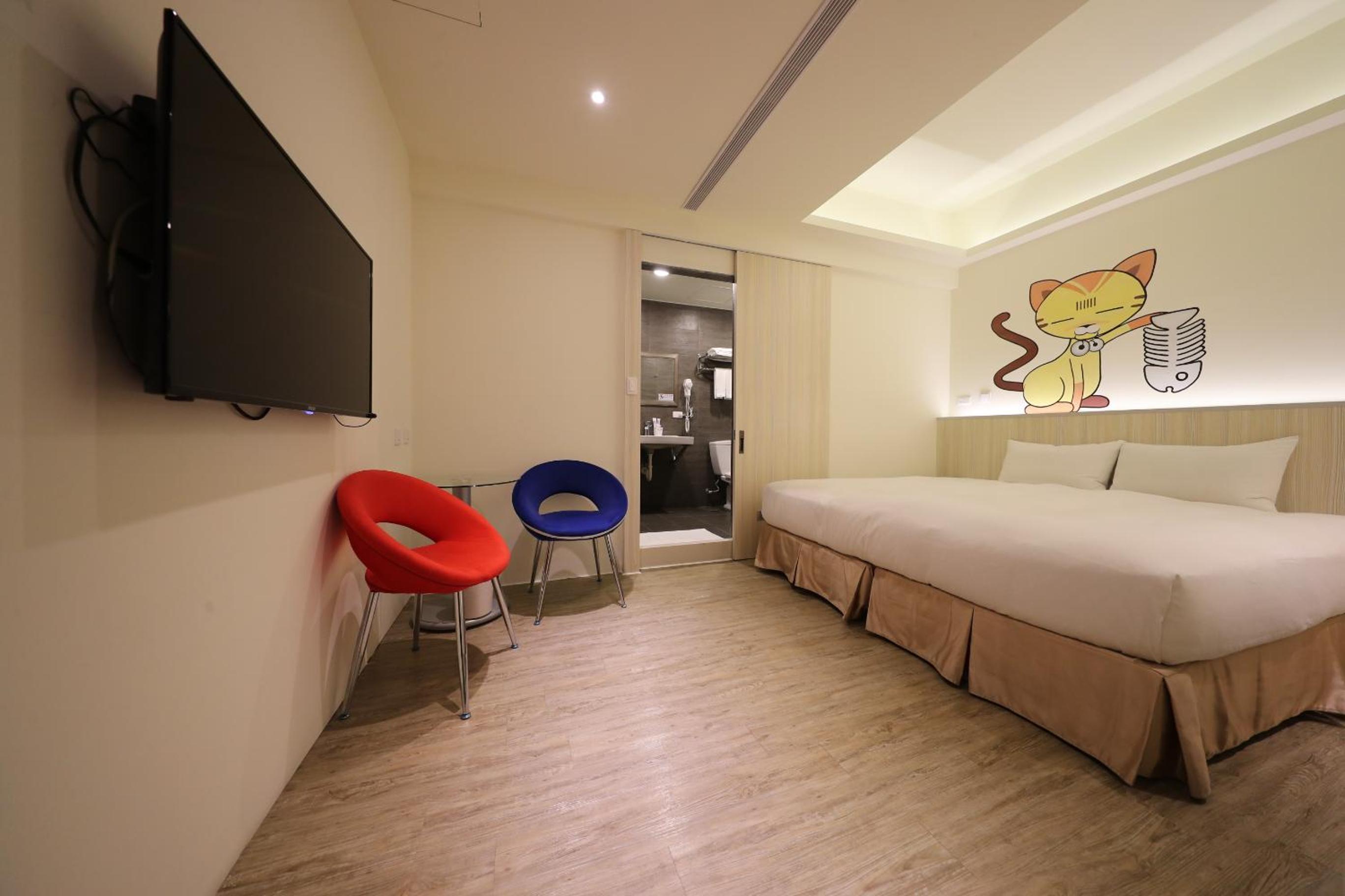 Sweet، M-Hotel 2/2