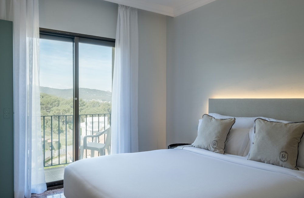 Hotel Montjoi by Brava Hoteles 7/26
