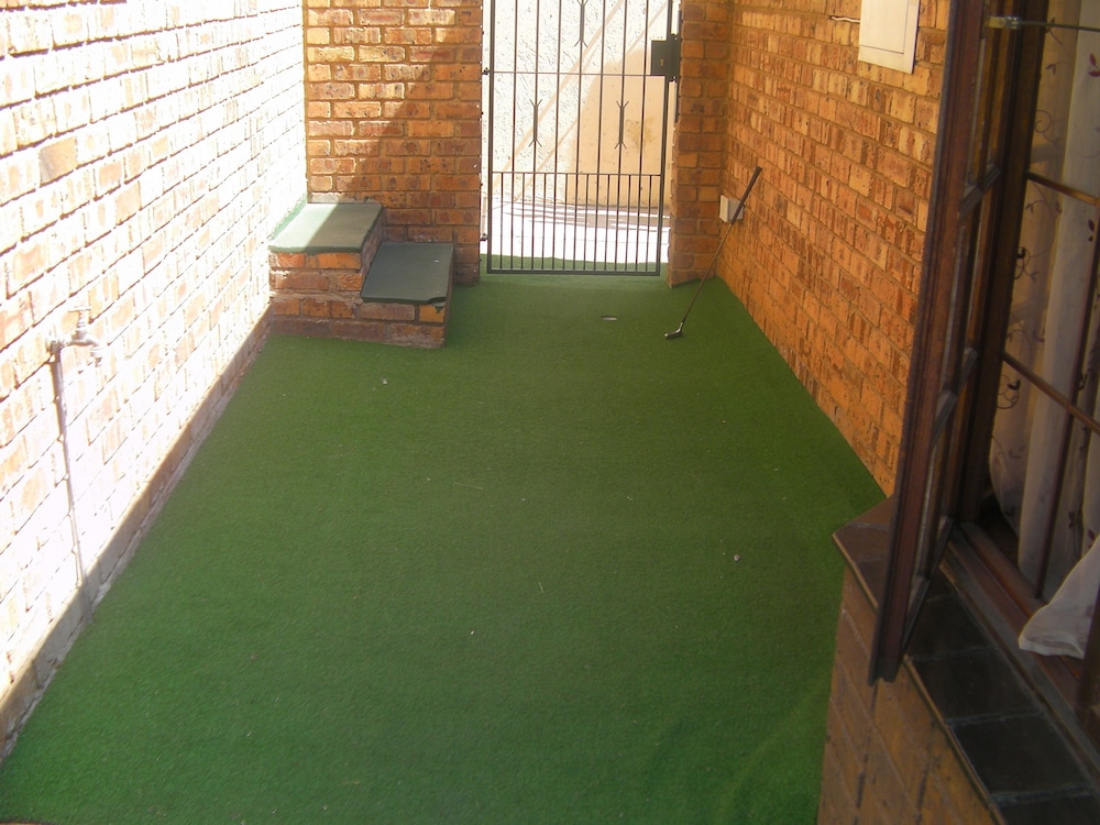 House On York Guest House 45/47