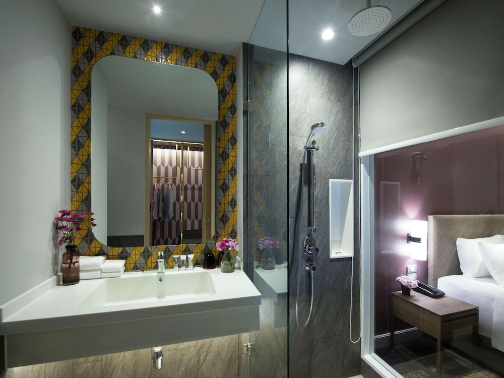 Mercure Bangkok Sukhumvit 24 74/75