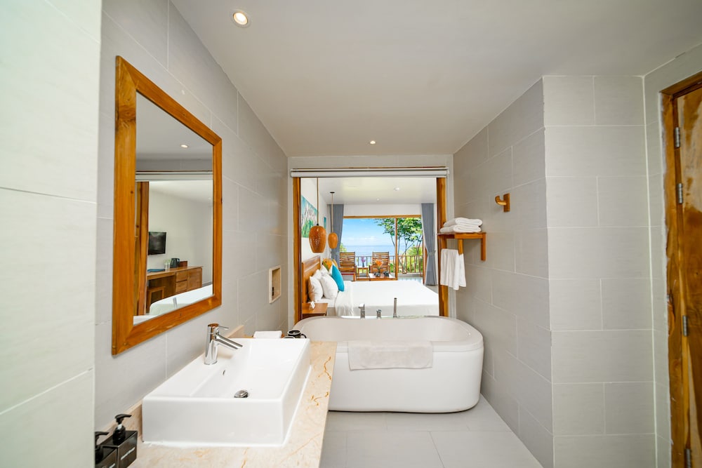 Camia Resort & Spa 69/71