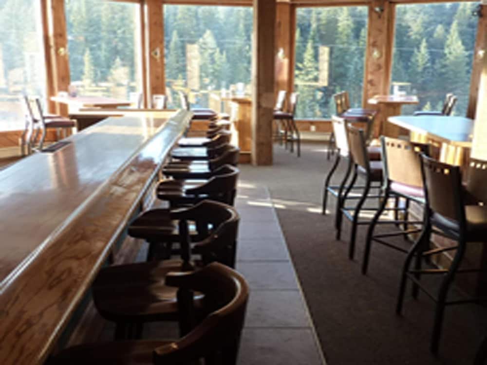 Soda Butte Lodge 15/24