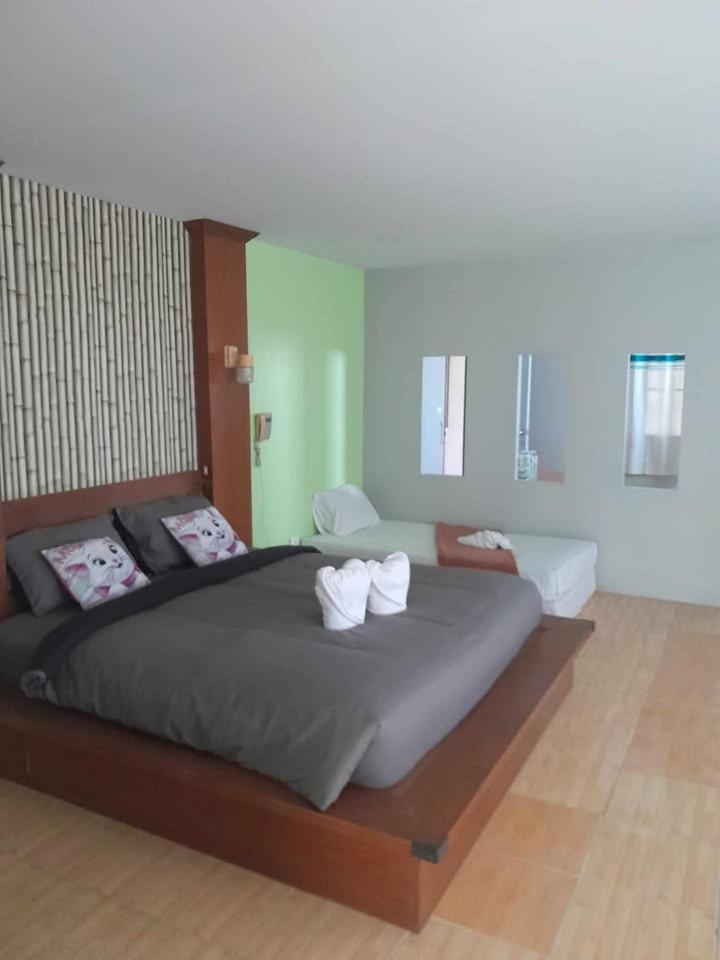 جناح، Green Beach Pattaya 4/8