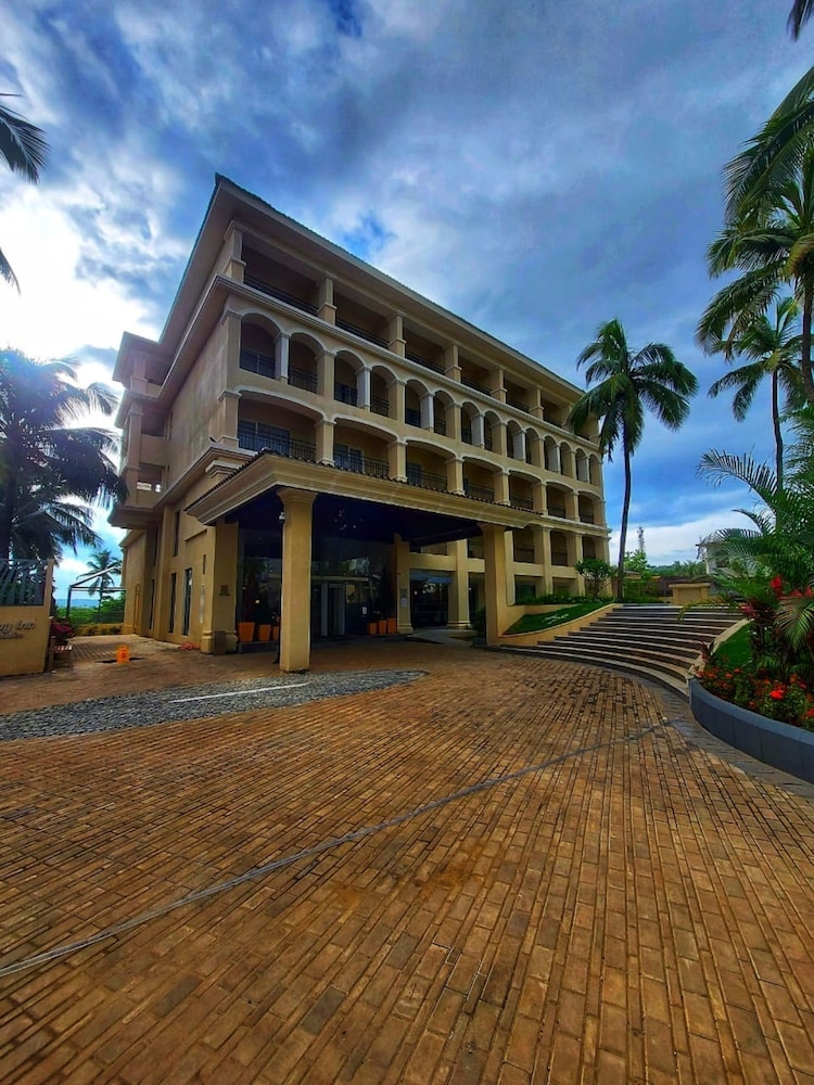 Holiday Inn Goa Candolim 9/75