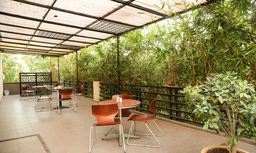 Hotel At Home Suites 35/40