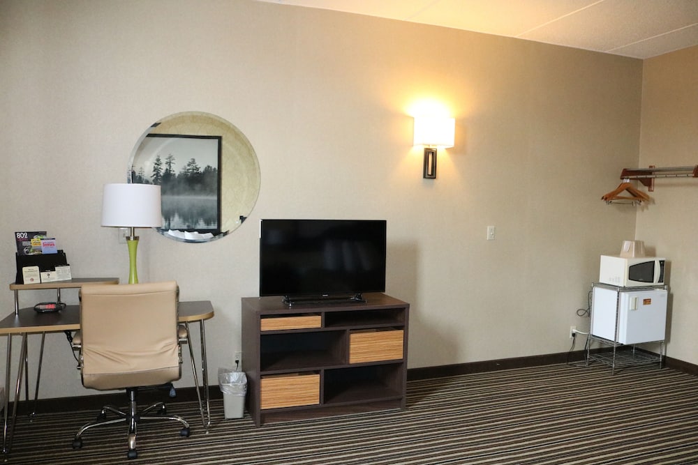 Super 8 by Wyndham Plattsburgh 22/38