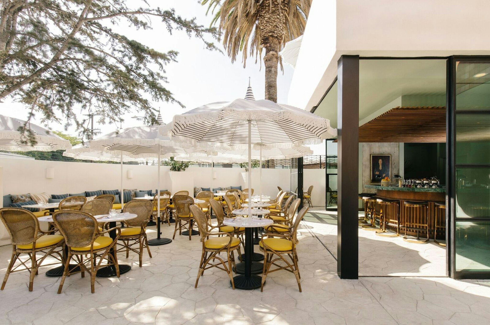 Silver Lake Pool And Inn 14/17