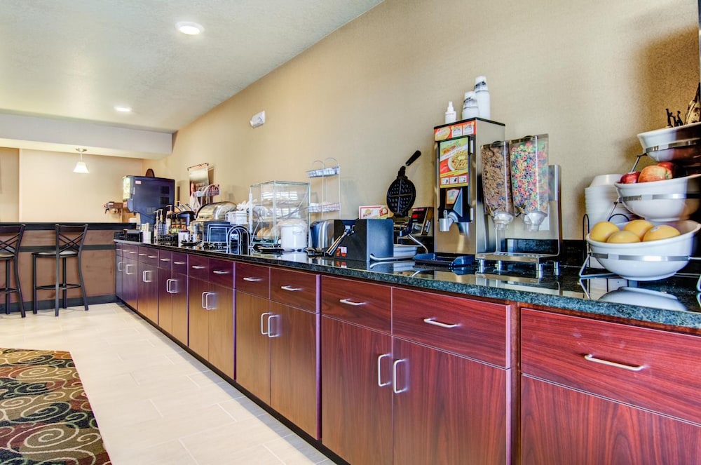Quality Inn Quinter I-70 18/50
