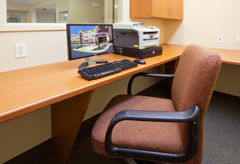 Candlewood Suites Milwaukee Brown Deer 26/29