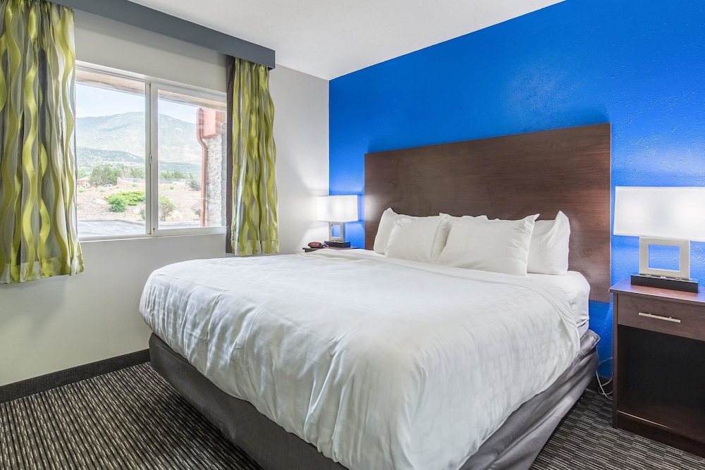 Wingate by Wyndham Cedar City 20/50