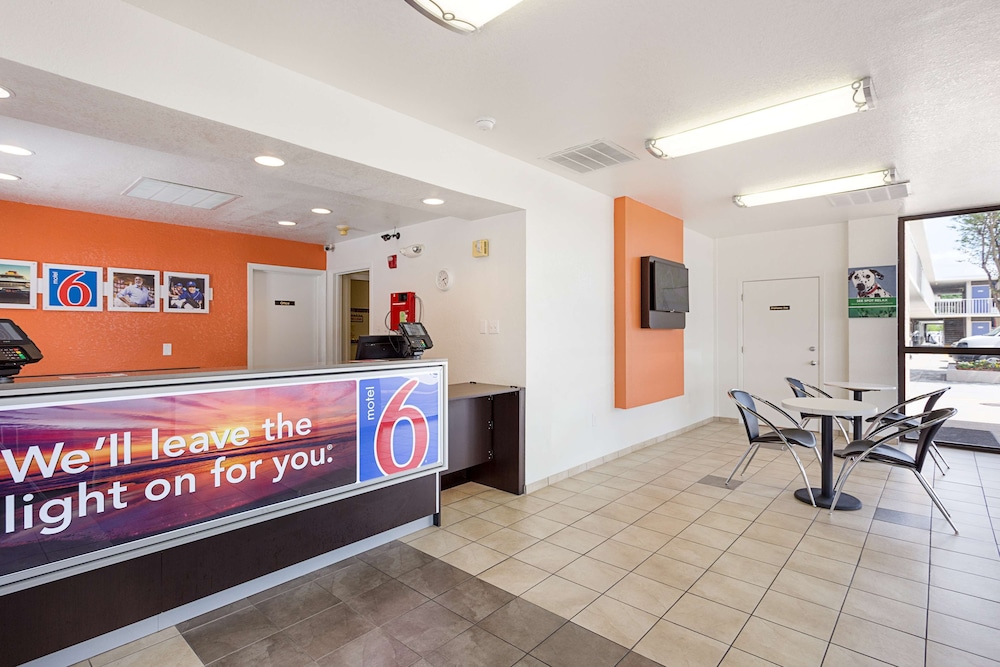 Motel6 Baton Rouge La Southeast 10/49