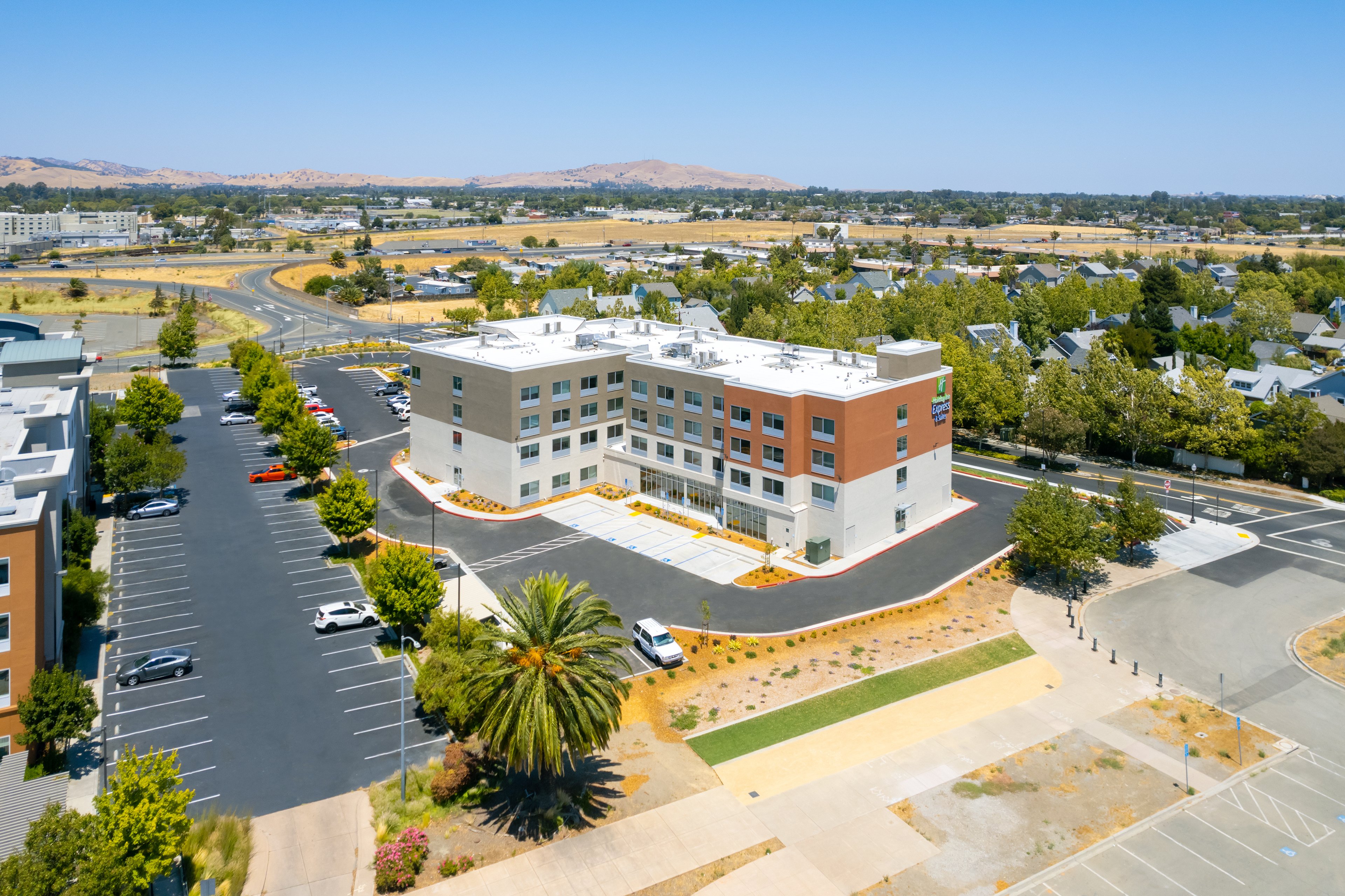 Holiday Inn Express & Suites Suisun City 4/70