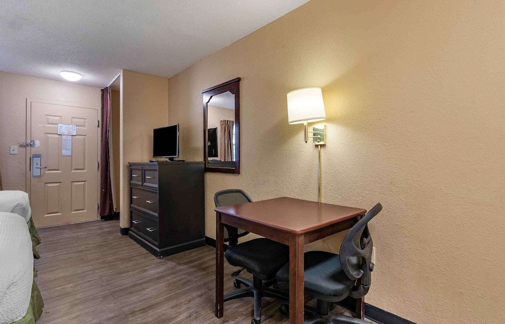 Extended Stay America - Lexington - Nicholasville Road 6/37