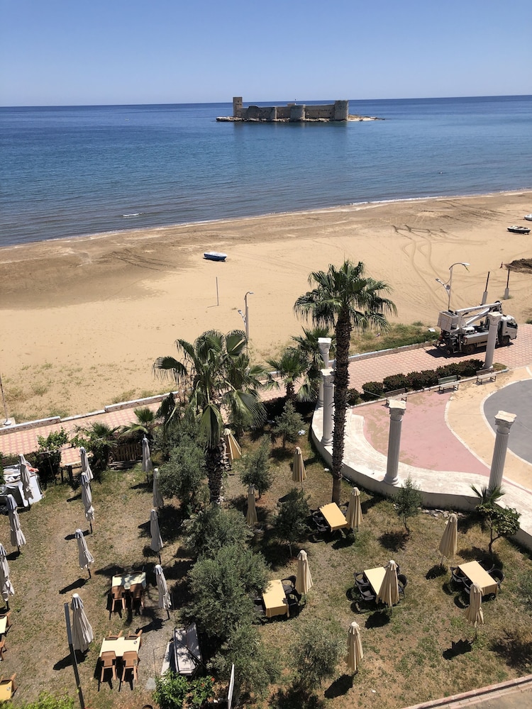 Peri Hotel 23/39