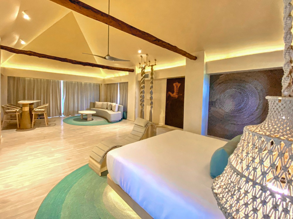 Hotel Shibari Tulum Restaurant and Cenote Club 9/50