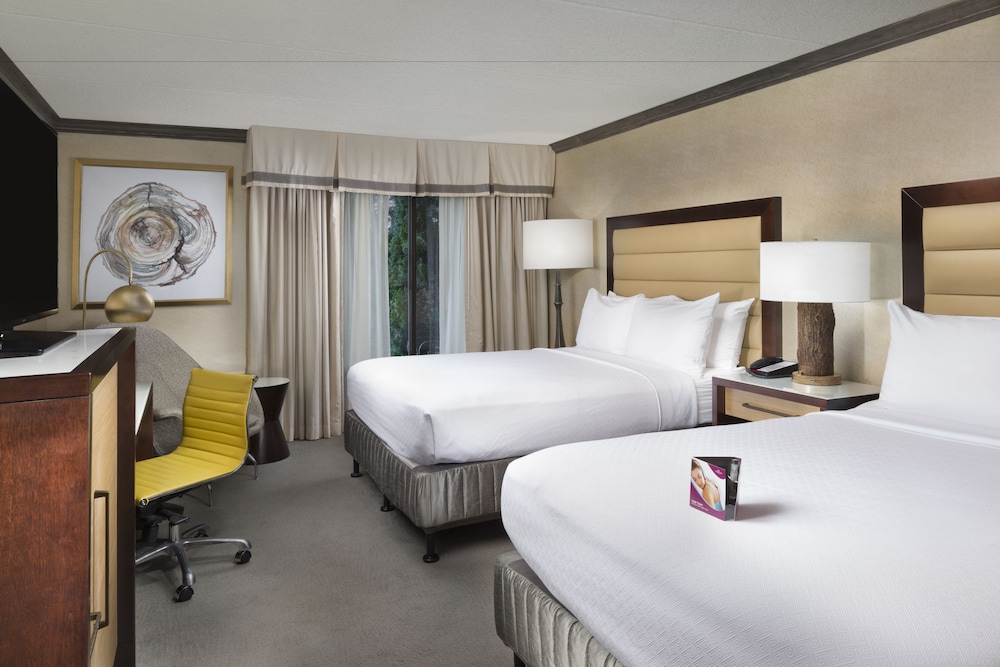 Crowne Plaza Resort Asheville 20/70