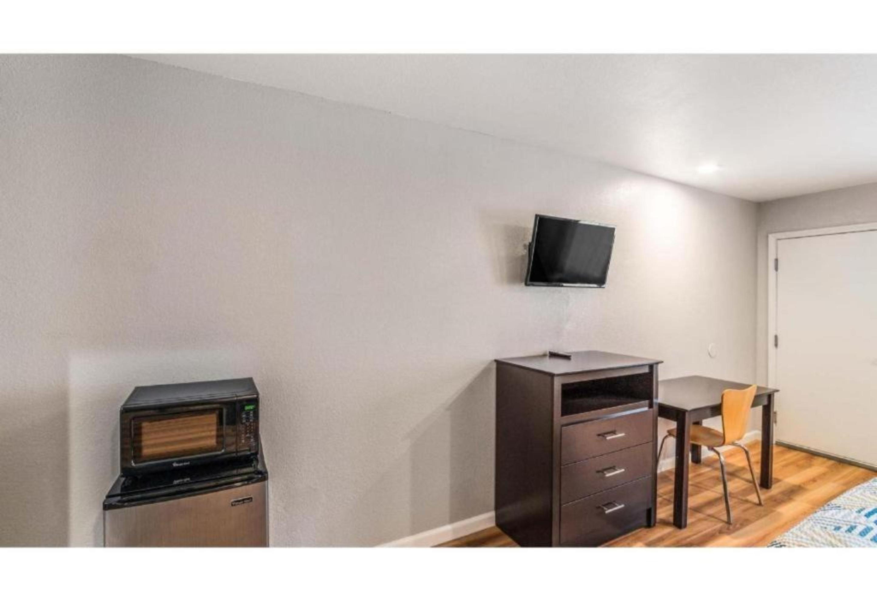 Motel6 Dallas, TX 50/59
