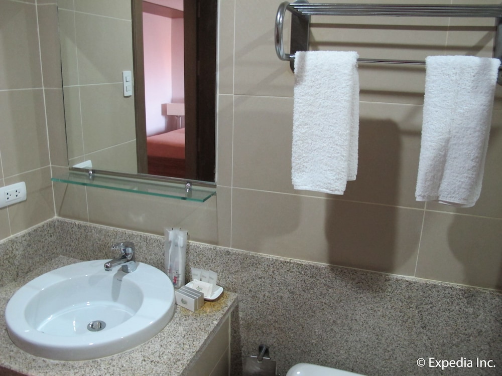 Leope Hotel 43/45