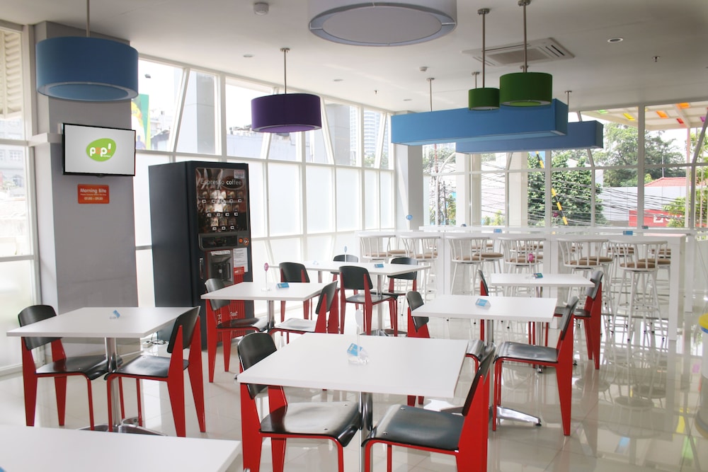 POP! HOTEL KEMANG JAKARTA 23/38